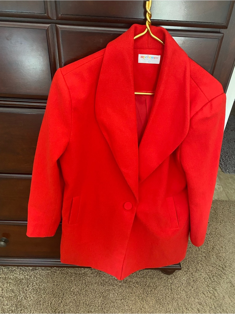 Women’s myellement Red Coat size large